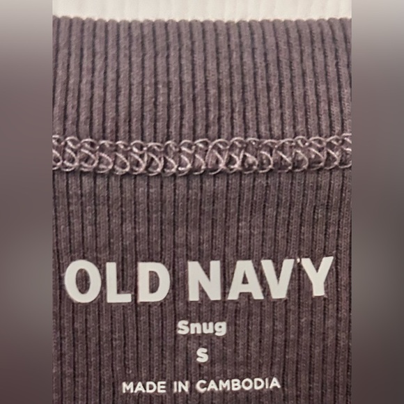 Old Navy Women's top - Picture 3 of 3